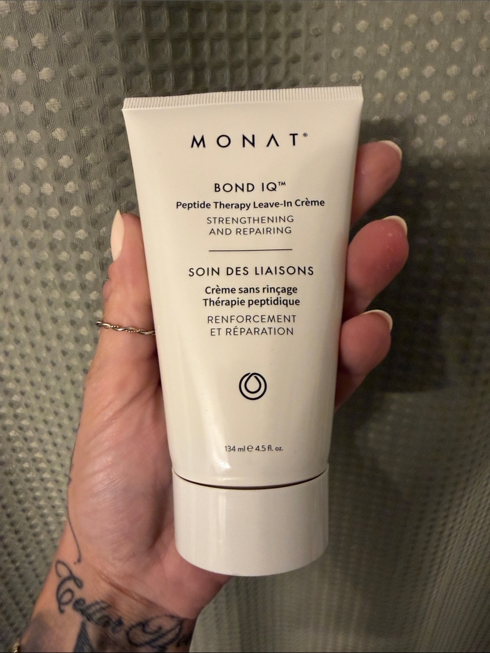 MONAT Bond IQ Peptide Therapy Leave-In Crème — White